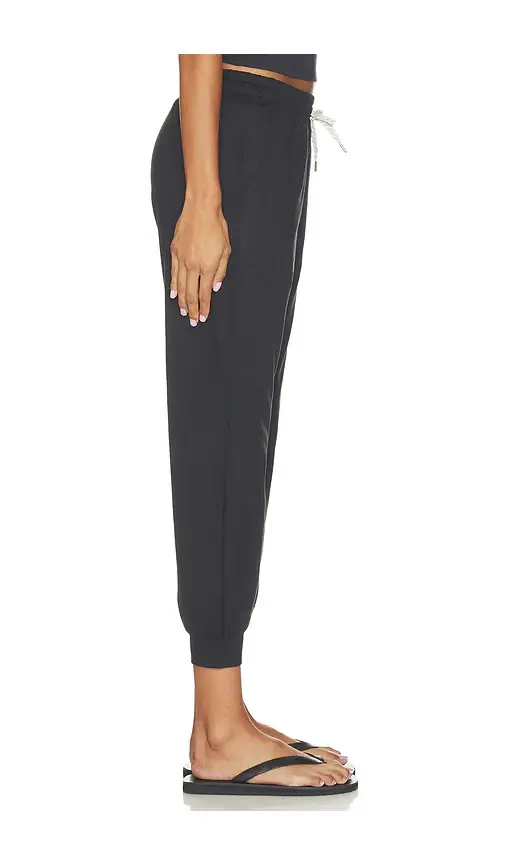 Vuori Performance Jogger | Thumbnail 2 Vuori Performance Jogger | Thumbnail 2