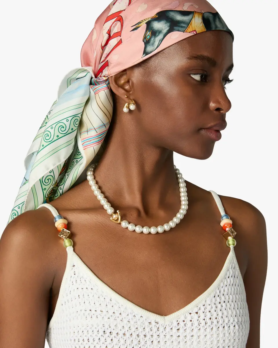 Casablanca Gold & White Lotus Pearl Necklace | Thumbnail 2