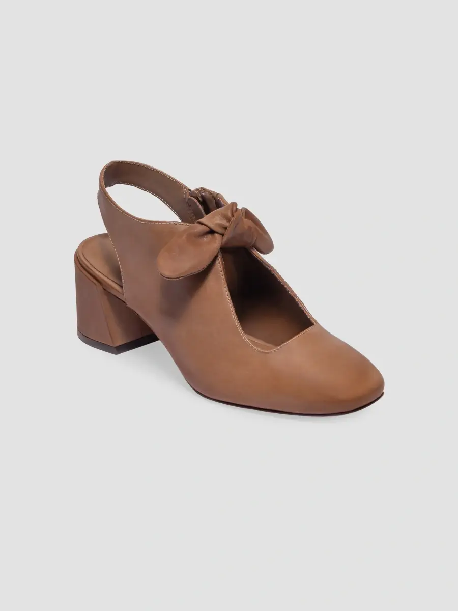 Bernardo Women's Angelina Bow Pumps | Thumbnail 2 Bernardo Women's Angelina Bow Pumps | Thumbnail 2