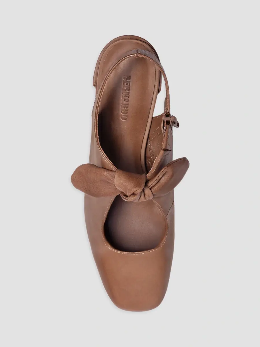 Bernardo Women's Angelina Bow Pumps | Thumbnail 3 Bernardo Women's Angelina Bow Pumps | Thumbnail 3
