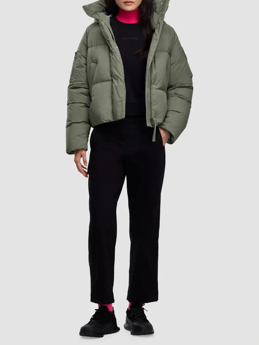 Canada Goose Women's Chilliwack Hooded Puffer Jacket | Thumbnail 2