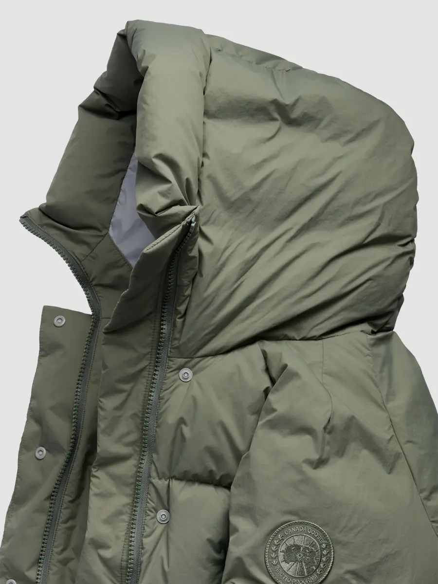 Canada Goose Women's Chilliwack Hooded Puffer Jacket | Thumbnail 5