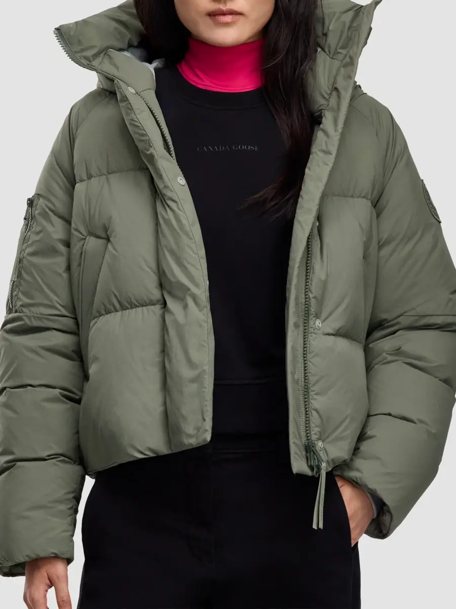 Canada Goose Women's Chilliwack Hooded Puffer Jacket | Thumbnail 7