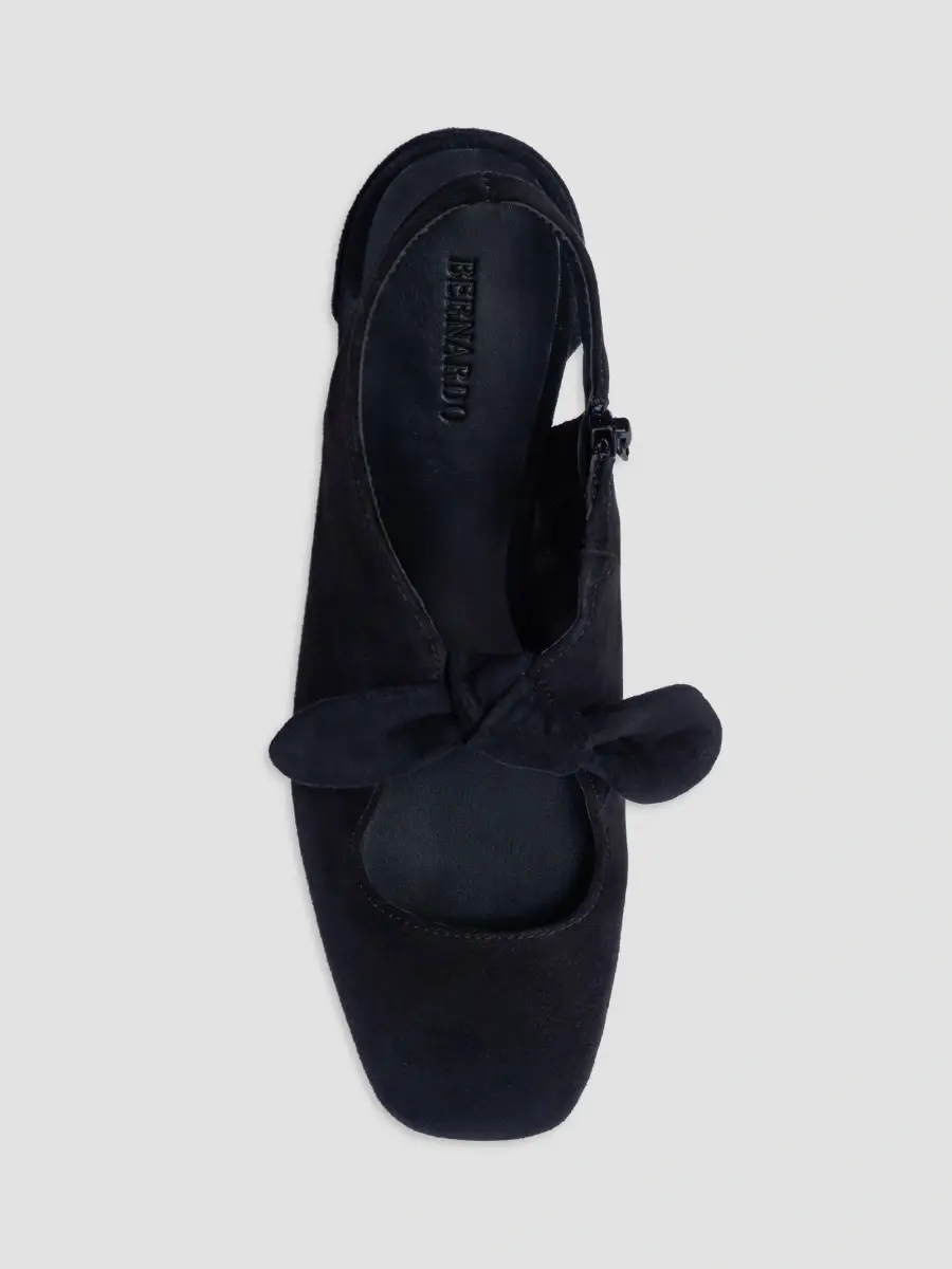 Bernardo Women's Angelina Bow Pumps | Thumbnail 3 Bernardo Women's Angelina Bow Pumps | Thumbnail 3