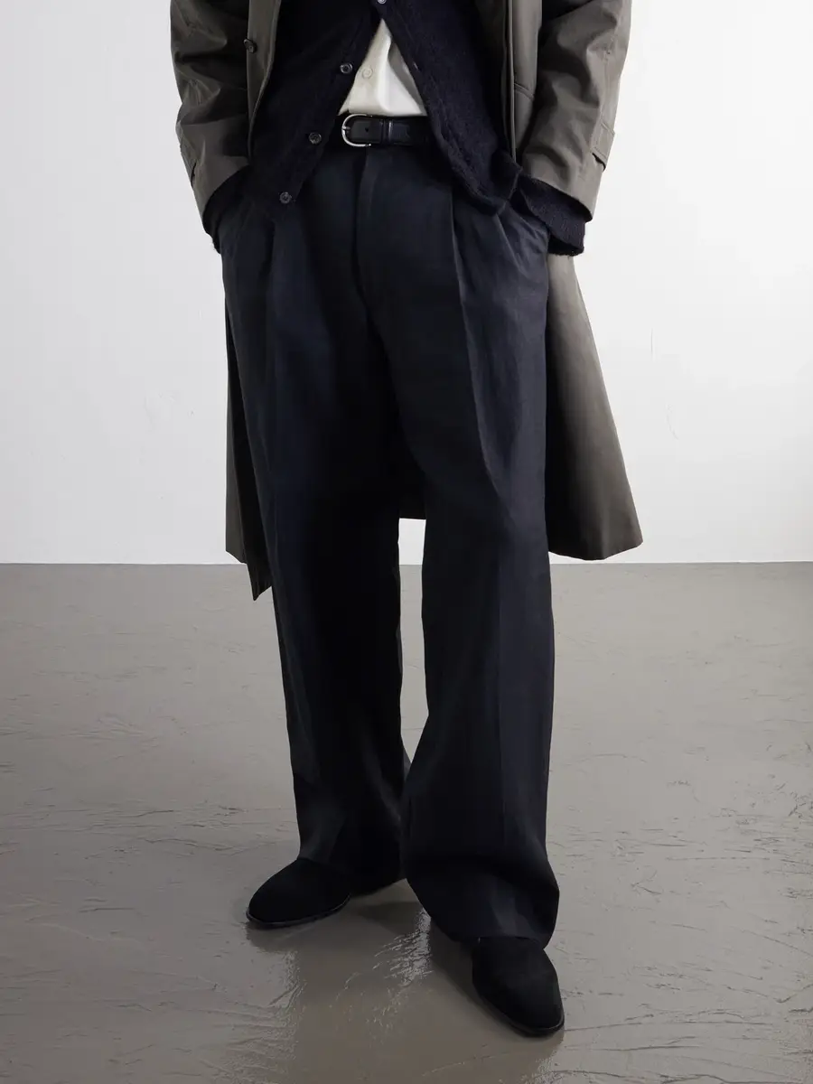 Manolo Blahnik Berwick Suede Chukka Boots - Men | Thumbnail 2 Manolo Blahnik Berwick Suede Chukka Boots - Men | Thumbnail 2