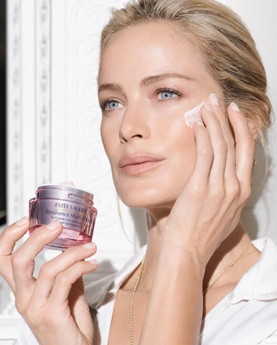Estée Lauder Resilience Multi-Effect Tri-Peptide Face and Neck Moisturizer Crme SPF 15, 2.5 oz. | Thumbnail 2 Estée Lauder Resilience Multi-Effect Tri-Peptide Face and Neck Moisturizer Crme SPF 15, 2.5 oz. | Thumbnail 2