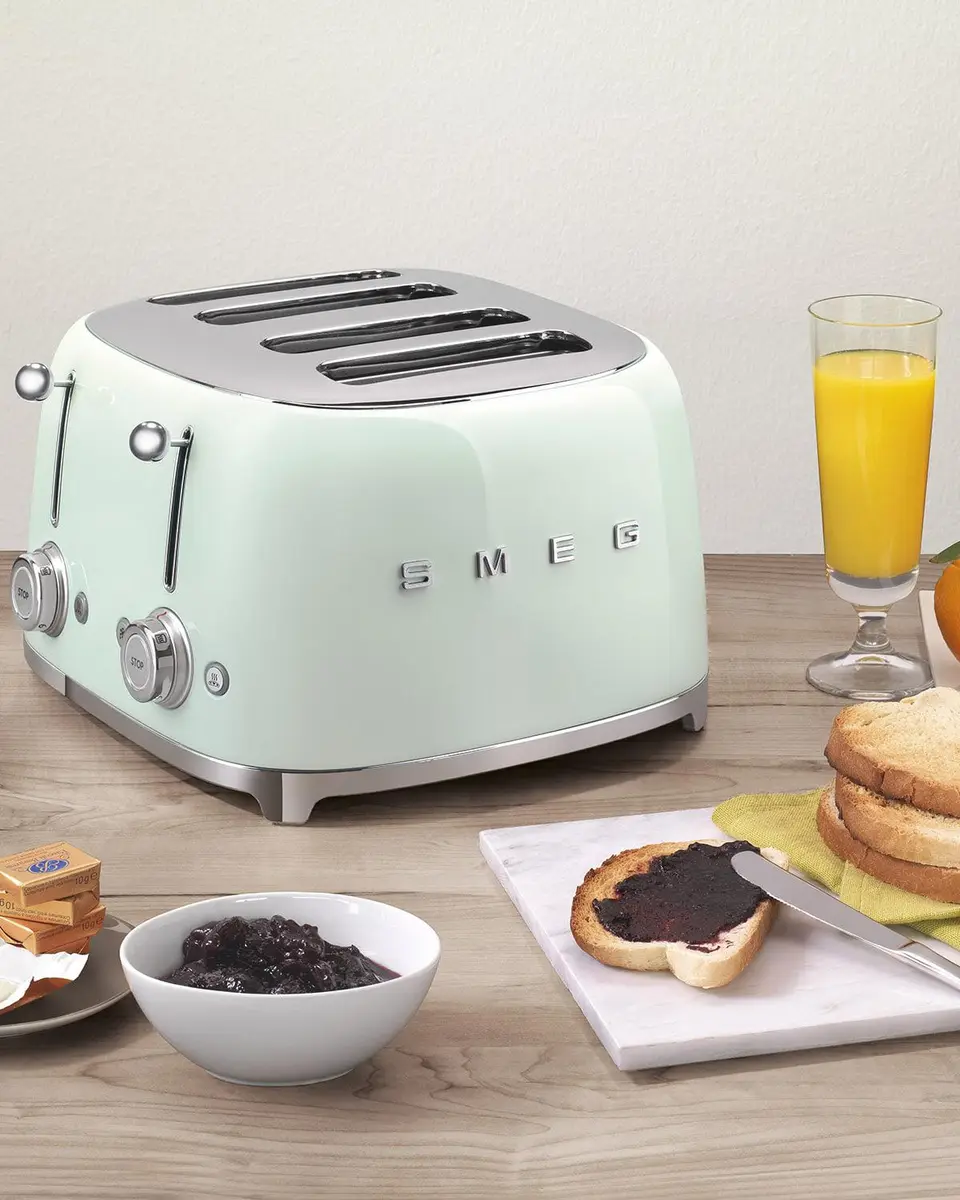 Smeg Retro 4 Slot Toaster | Thumbnail 2 Smeg Retro 4 Slot Toaster | Thumbnail 2