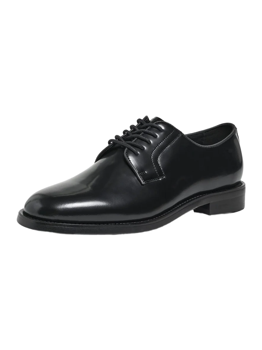 G.H. BASS G. H. Bass Monogram Blutcher Lace Ups