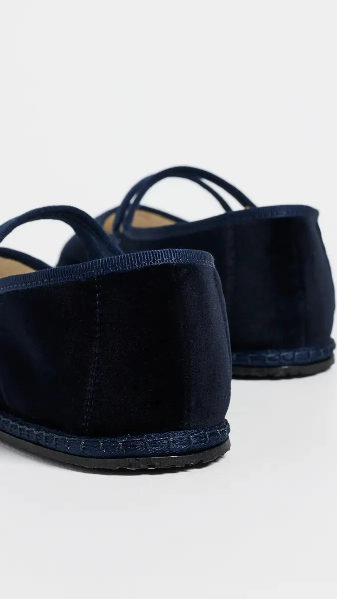 Vibi Venezia Audrey Velvet Flats | Thumbnail 4