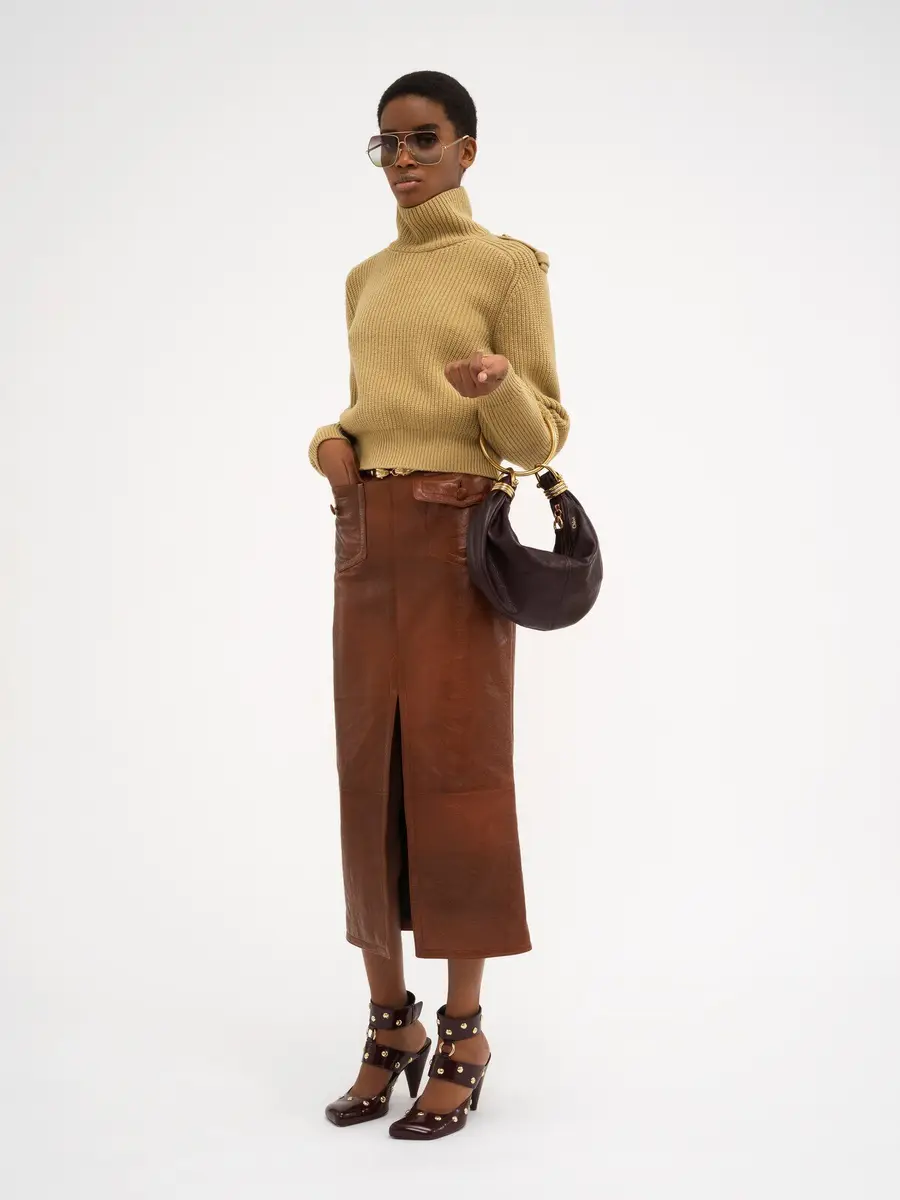 Chloé Small Bracelet hobo bag in grained leather | Thumbnail 9 Chloé Small Bracelet hobo bag in grained leather | Thumbnail 9