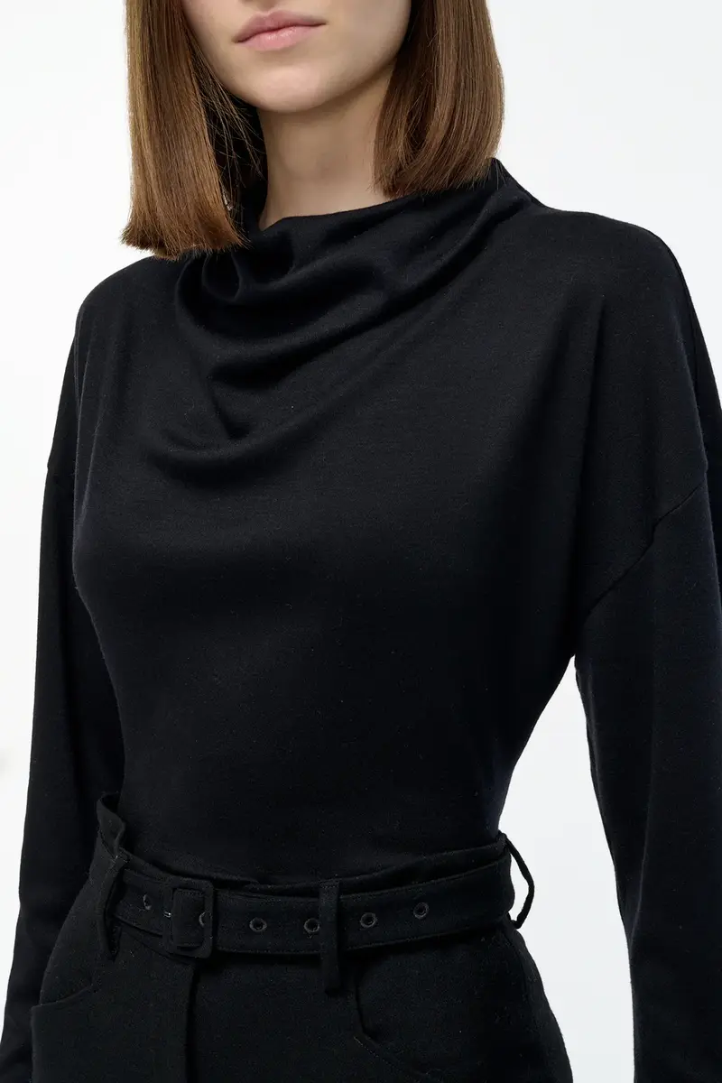 Gabriela Hearst Paget Top in Black Cashmere Jersey | Thumbnail 5 Gabriela Hearst Paget Top in Black Cashmere Jersey | Thumbnail 5