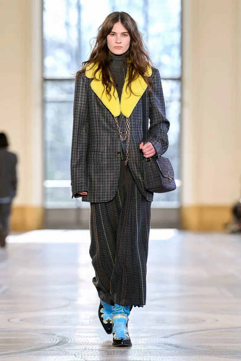 Gabriela Hearst Leiva Blazer in Charcoal Multi Wool Silk Houndstooth | Thumbnail 2 Gabriela Hearst Leiva Blazer in Charcoal Multi Wool Silk Houndstooth | Thumbnail 2