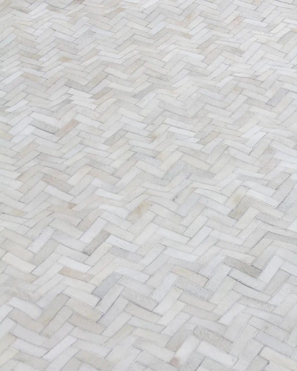 Exquisite Rugs Bregman Hand-Stitched Hair Hide Rug | Thumbnail 5