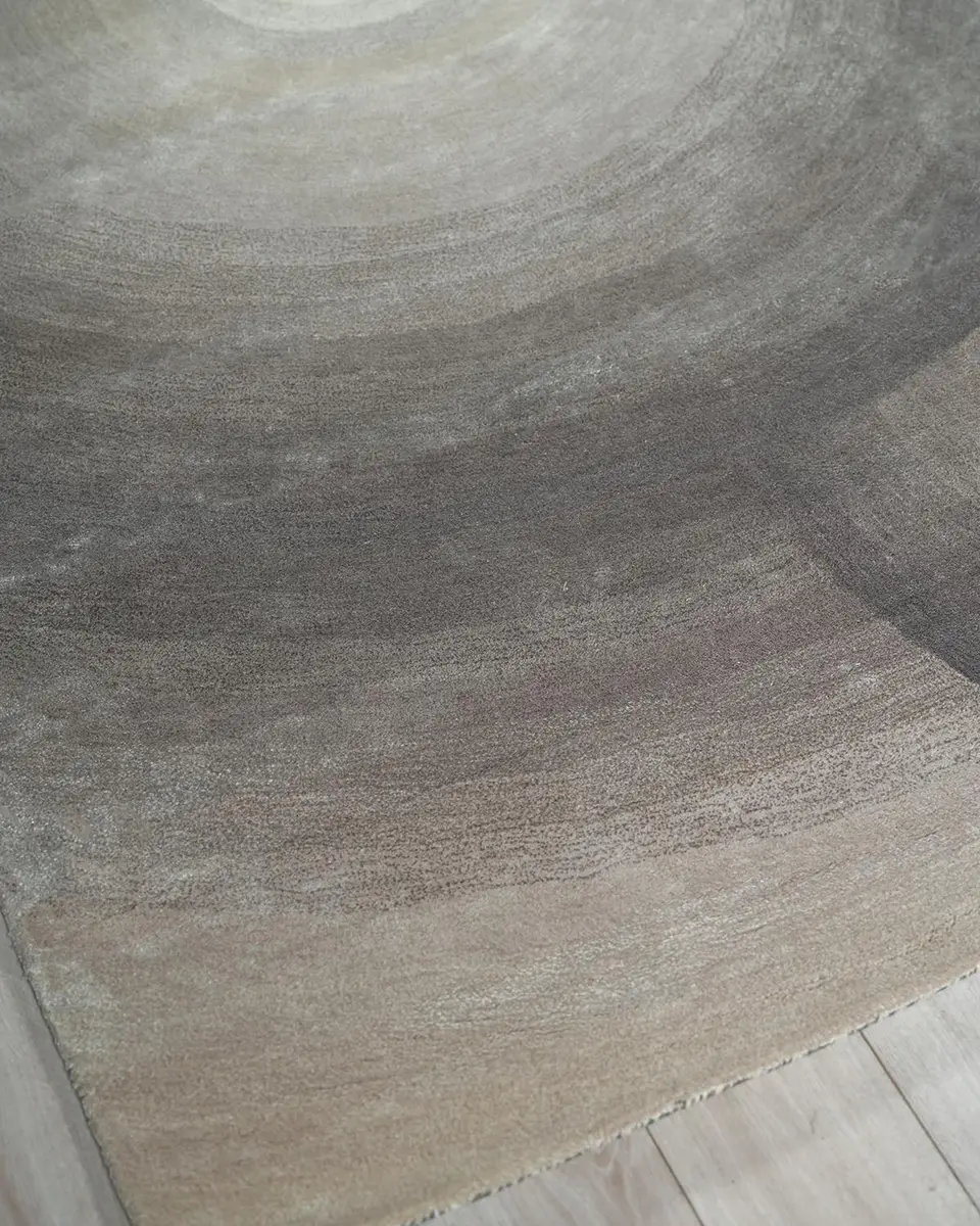 Exquisite Rugs Mitomo Hand-Tufted Charcoal & Ivory Rug
