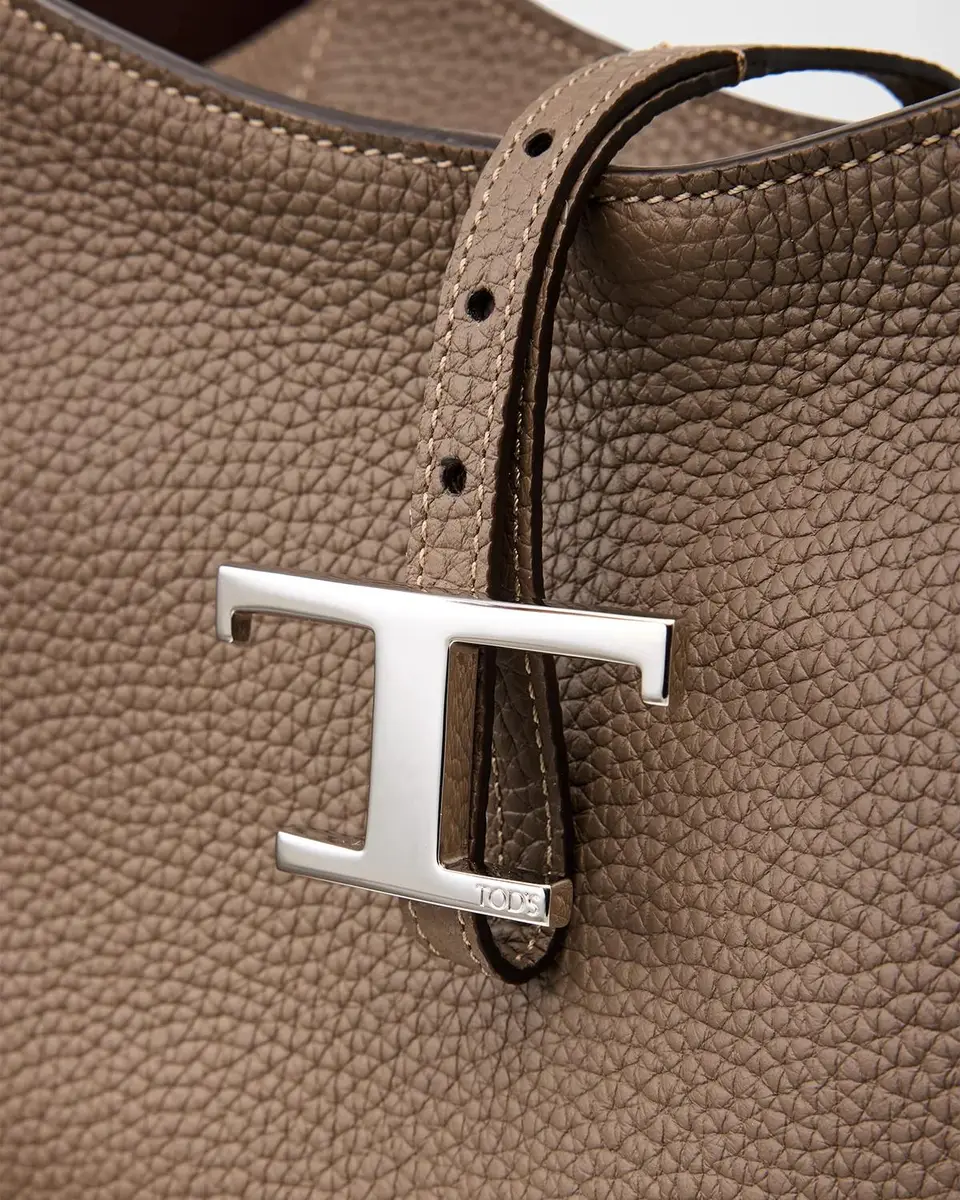 Tod's T Timeless Grained Leather Shopping Tote Bag | Thumbnail 6 Tod's T Timeless Grained Leather Shopping Tote Bag | Thumbnail 6