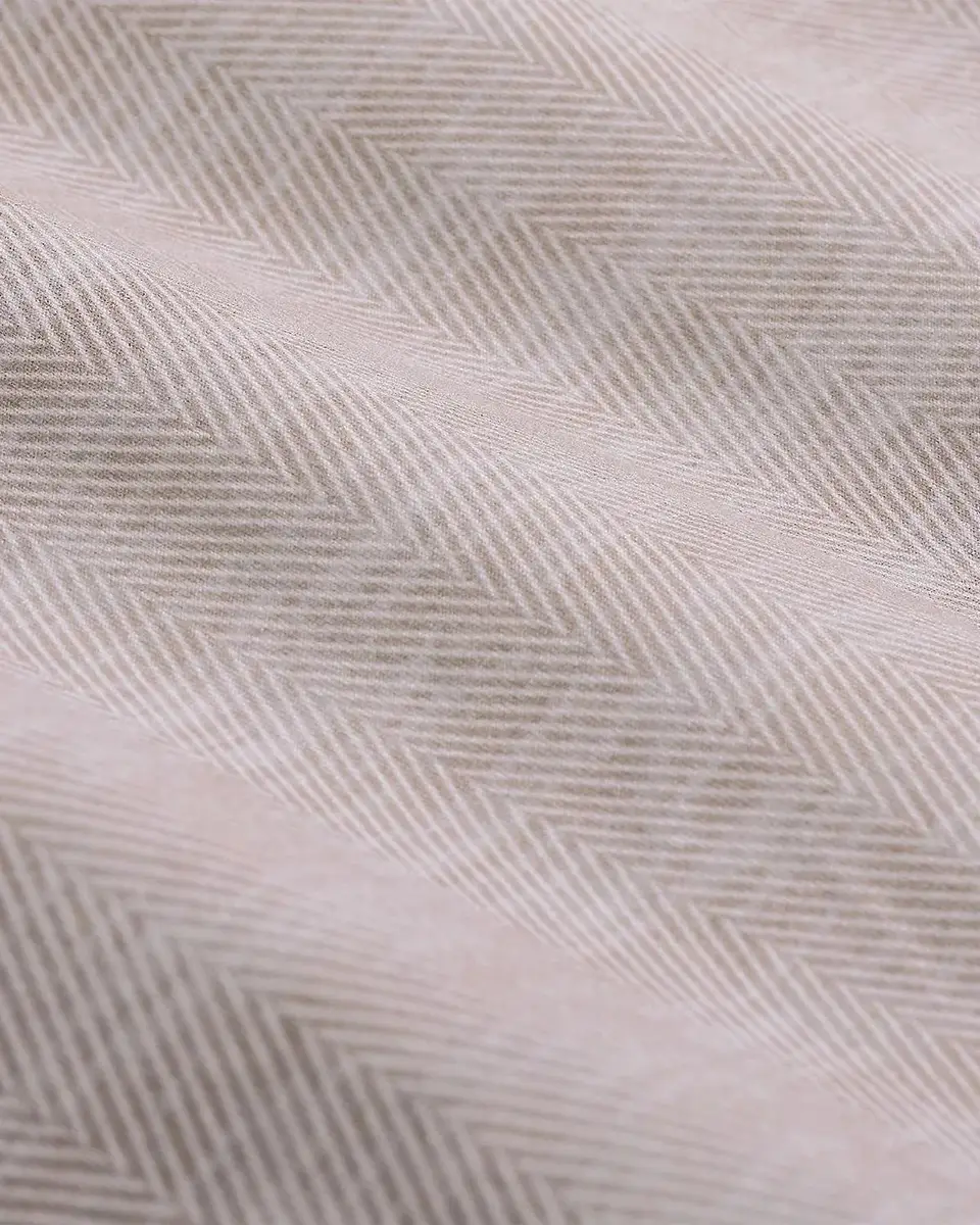 Bugatchi Men's James Herringbone Cotton Dress Shirt | Thumbnail 6 Bugatchi Men's James Herringbone Cotton Dress Shirt | Thumbnail 6
