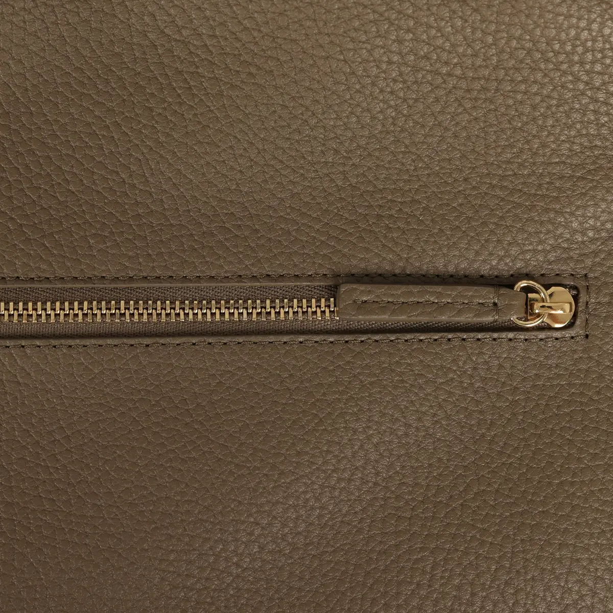 Chanel Chanel Maxi "Souplissimo" Large Flap Bag Dark Khaki Grained Calfskin Gold Hardware | Thumbnail 8
