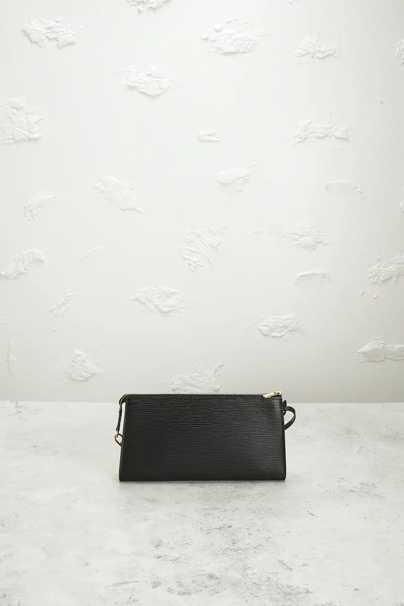 Louis Vuitton Louis Vuitton Epi Pochette Accessories 24 Shoulder Bag | Thumbnail 3 Louis Vuitton Louis Vuitton Epi Pochette Accessories 24 Shoulder Bag | Thumbnail 3