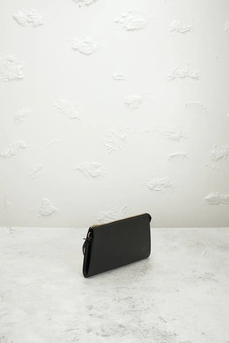 Louis Vuitton Louis Vuitton Epi Pochette Accessories 24 Shoulder Bag | Thumbnail 4 Louis Vuitton Louis Vuitton Epi Pochette Accessories 24 Shoulder Bag | Thumbnail 4