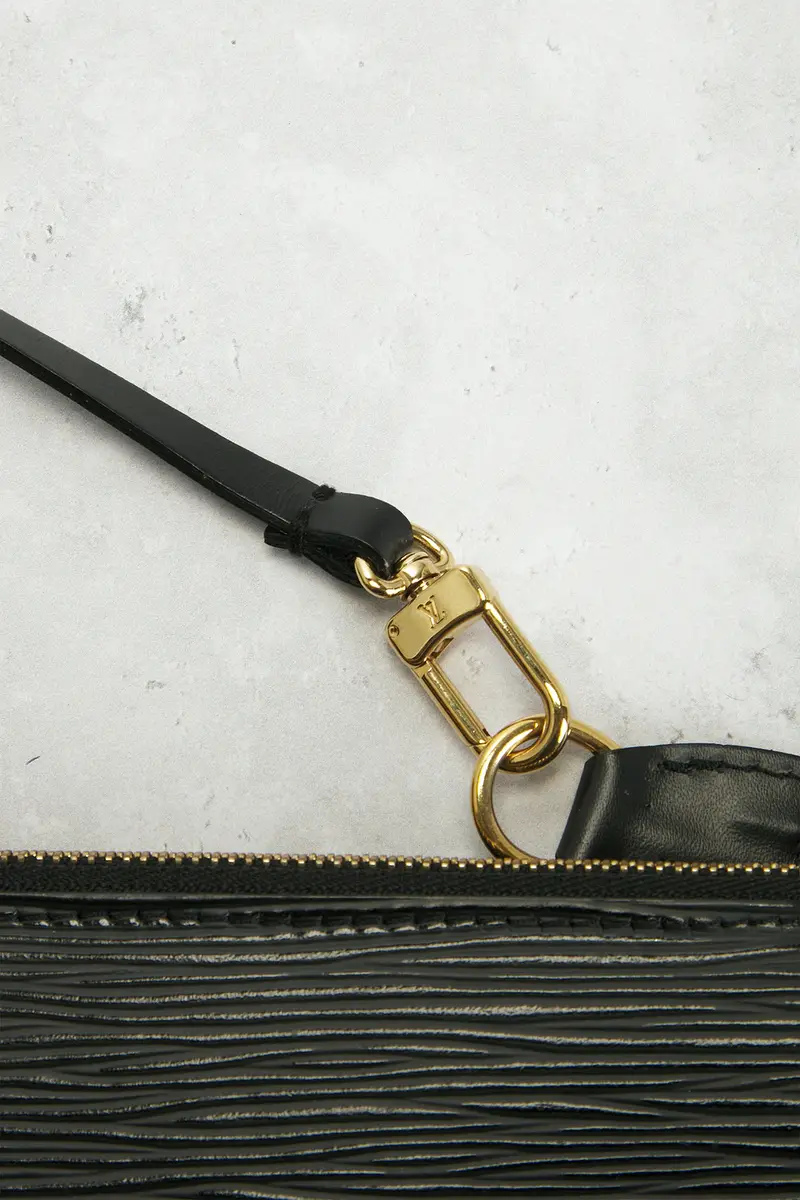 Louis Vuitton Louis Vuitton Epi Pochette Accessories 24 Shoulder Bag | Thumbnail 8 Louis Vuitton Louis Vuitton Epi Pochette Accessories 24 Shoulder Bag | Thumbnail 8