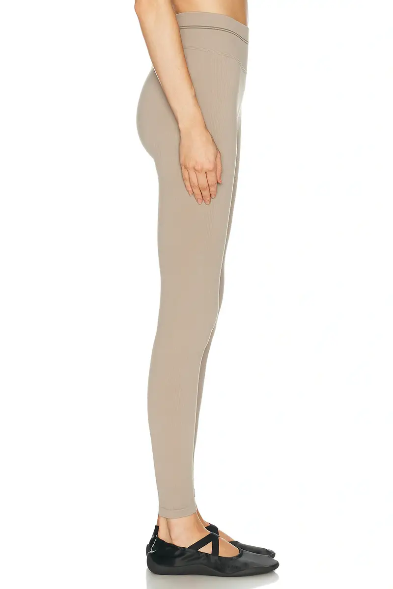 NikeSKIMS Ribbed Seamless 26 Tight | Thumbnail 3 NikeSKIMS Ribbed Seamless 26 Tight | Thumbnail 3