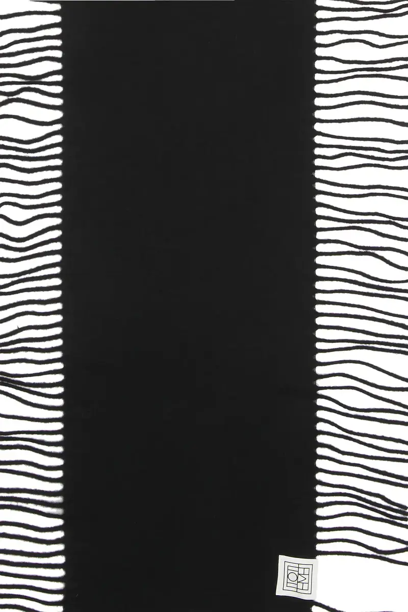 TOTEME Cashmere Tassel Scarf | Thumbnail 3 TOTEME Cashmere Tassel Scarf | Thumbnail 3