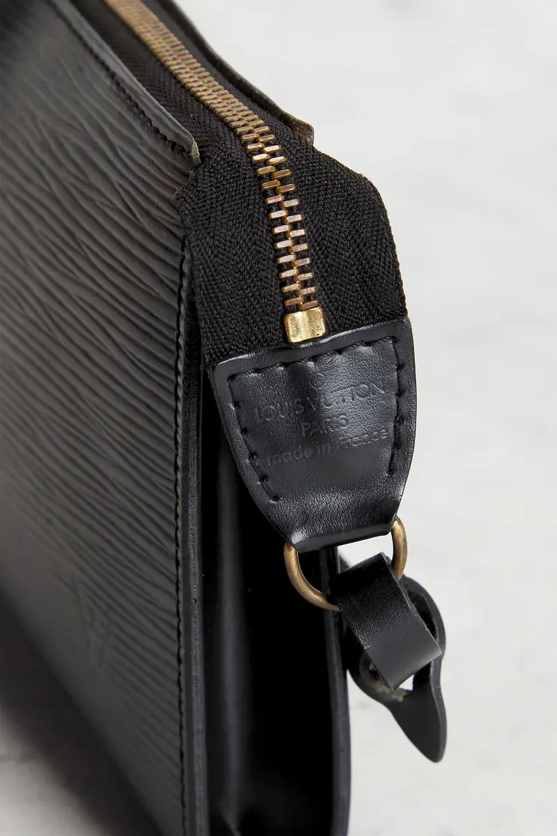 Louis Vuitton Louis Vuitton Epi Pochette Accessoires 21 Shoulder Bag | Thumbnail 6 Louis Vuitton Louis Vuitton Epi Pochette Accessoires 21 Shoulder Bag | Thumbnail 6