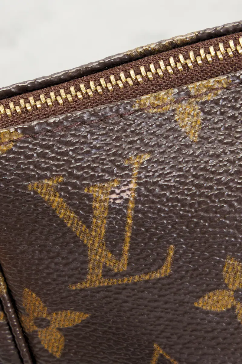 Louis Vuitton Louis Vuitton Monogram Pochette Accessoires Shoulder Bag | Thumbnail 6 Louis Vuitton Louis Vuitton Monogram Pochette Accessoires Shoulder Bag | Thumbnail 6