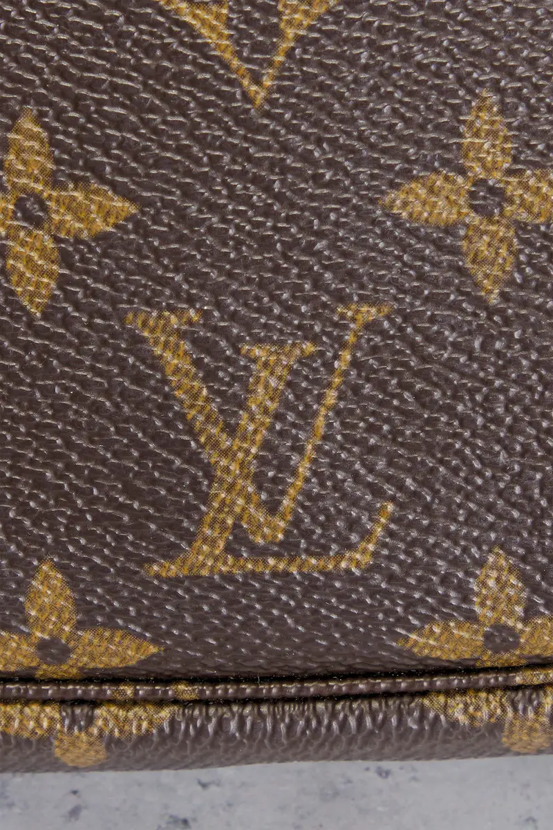 Louis Vuitton Louis Vuitton Monogram Pochette Accessoires Shoulder Bag | Thumbnail 8 Louis Vuitton Louis Vuitton Monogram Pochette Accessoires Shoulder Bag | Thumbnail 8