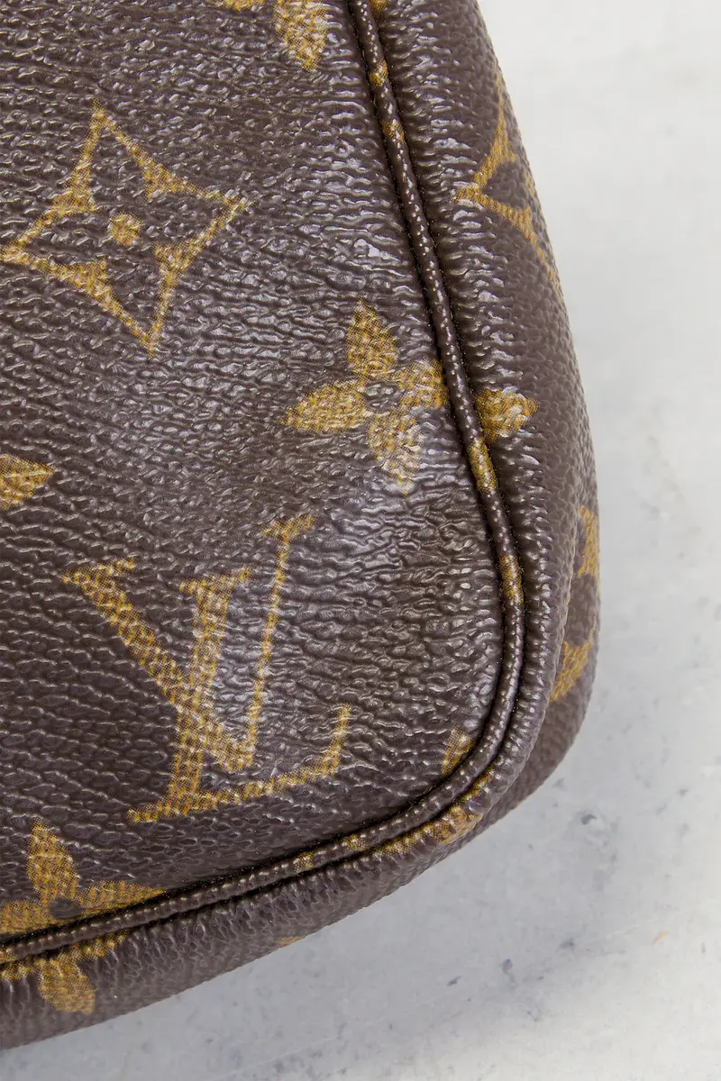Louis Vuitton Louis Vuitton Monogram Pochette Accessoires Shoulder Bag | Thumbnail 9 Louis Vuitton Louis Vuitton Monogram Pochette Accessoires Shoulder Bag | Thumbnail 9