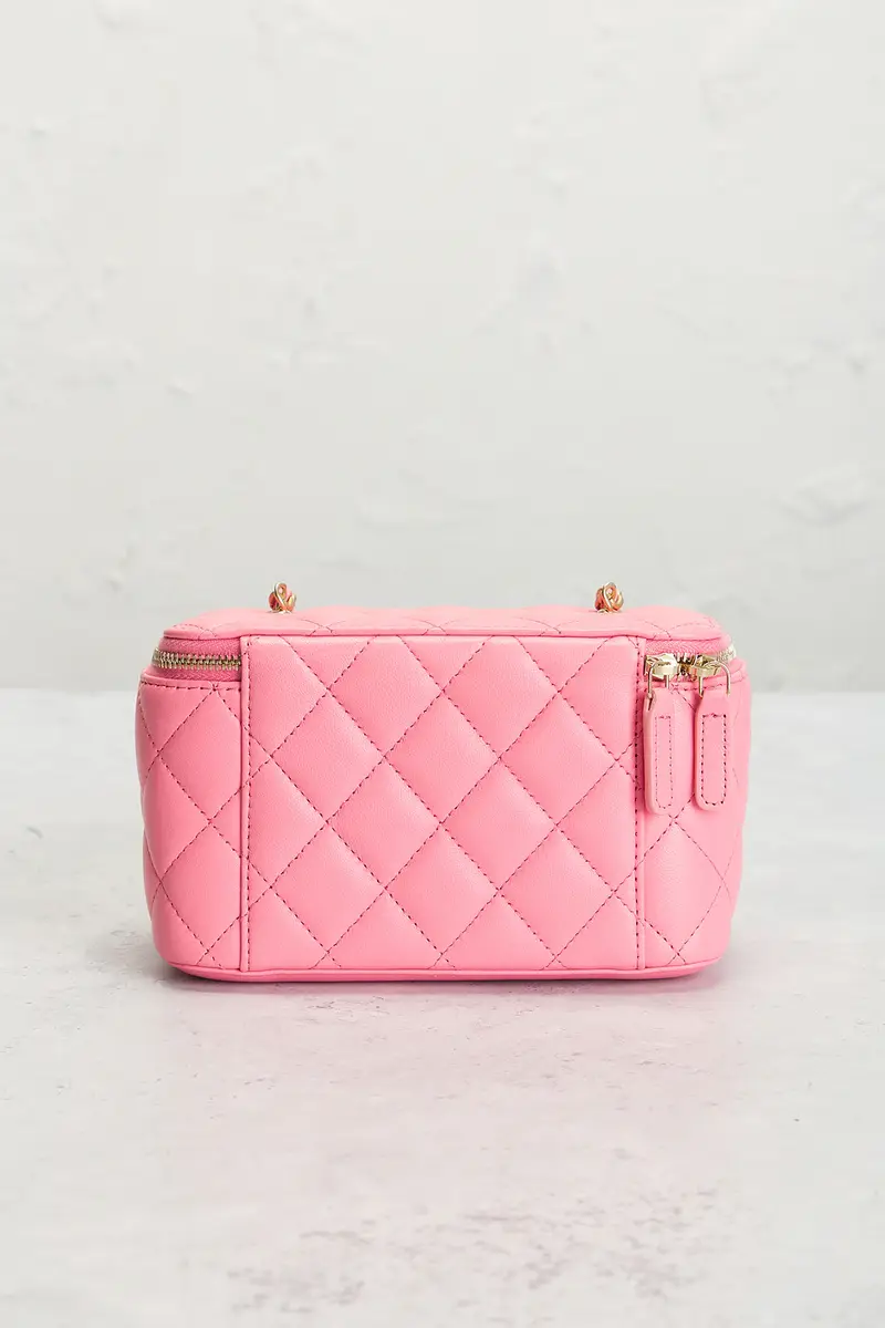 Chanel Chanel Calfskin Small Pearl Crush Vanity Case | Thumbnail 3 Chanel Chanel Calfskin Small Pearl Crush Vanity Case | Thumbnail 3