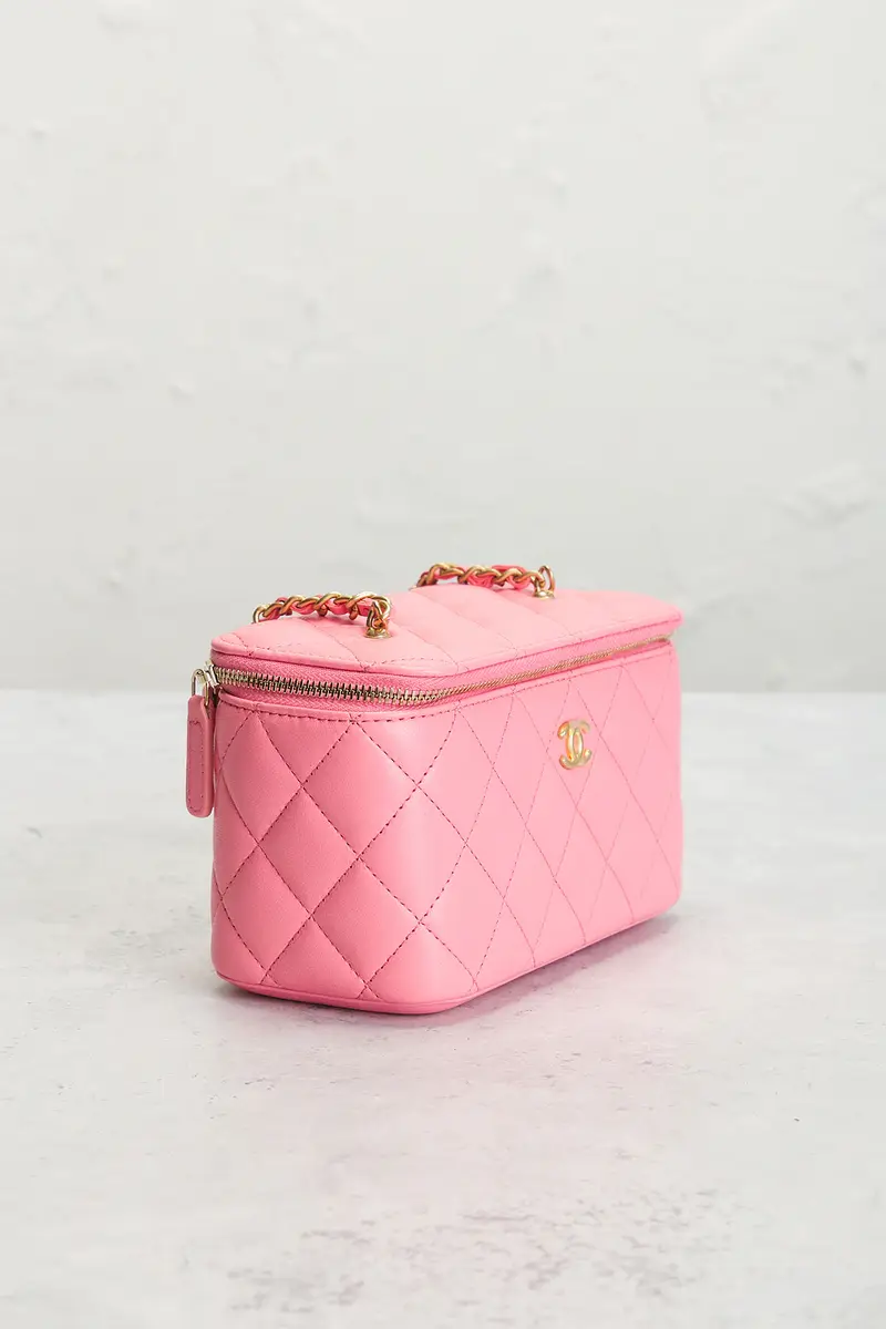 Chanel Chanel Calfskin Small Pearl Crush Vanity Case | Thumbnail 4 Chanel Chanel Calfskin Small Pearl Crush Vanity Case | Thumbnail 4