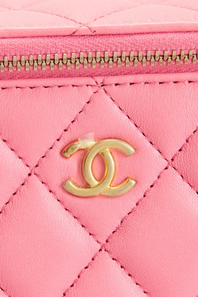 Chanel Chanel Calfskin Small Pearl Crush Vanity Case | Thumbnail 6 Chanel Chanel Calfskin Small Pearl Crush Vanity Case | Thumbnail 6