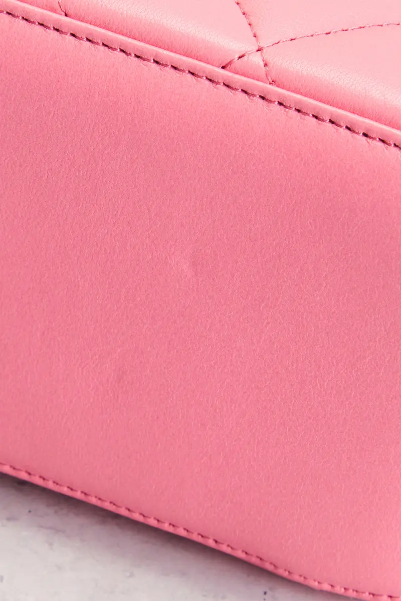 Chanel Chanel Calfskin Small Pearl Crush Vanity Case | Thumbnail 7 Chanel Chanel Calfskin Small Pearl Crush Vanity Case | Thumbnail 7