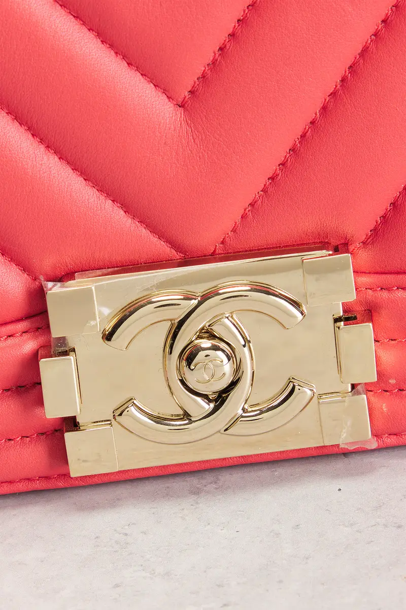 Chanel Chanel Lambskin Medium Boy Bag | Thumbnail 6 Chanel Chanel Lambskin Medium Boy Bag | Thumbnail 6