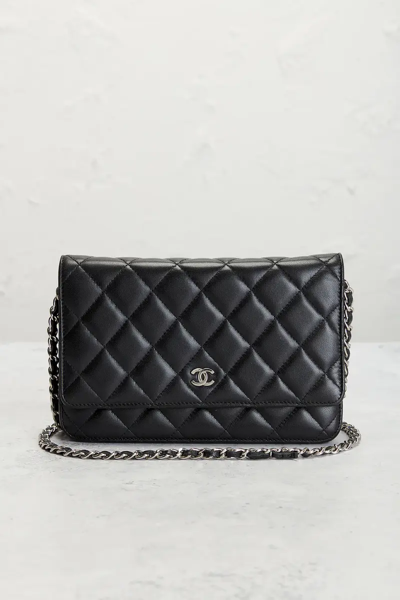Chanel Chanel Lambskin Classic Wallet On Chain | Thumbnail 2