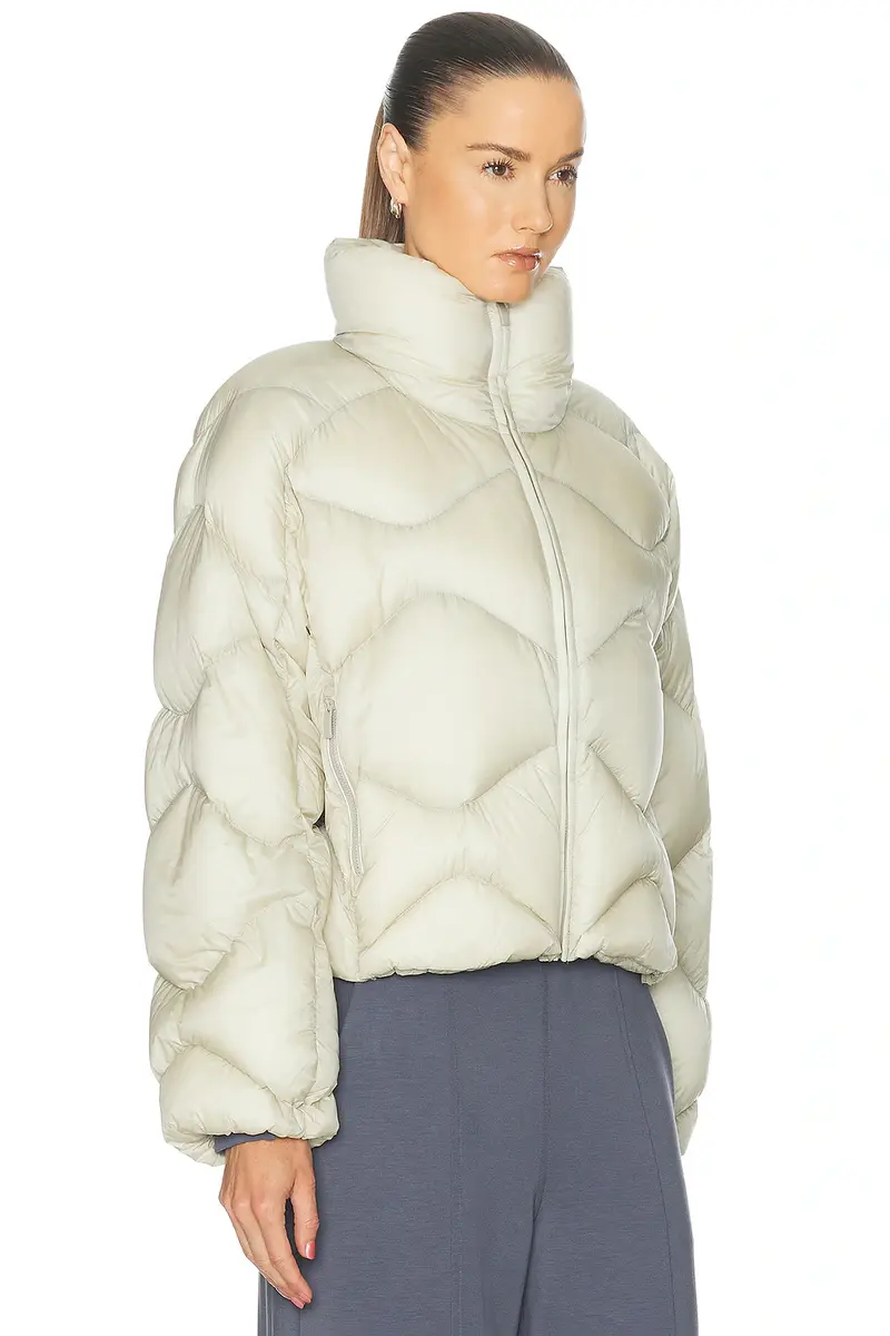 lululemon Featherweight Cropped Quilted Puffer Jacket | Thumbnail 3 lululemon Featherweight Cropped Quilted Puffer Jacket | Thumbnail 3