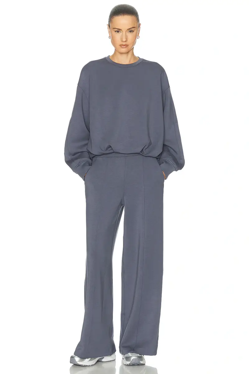 lululemon LuxeTouch Oversized Crewneck Sweatshirt | Thumbnail 4 lululemon LuxeTouch Oversized Crewneck Sweatshirt | Thumbnail 4