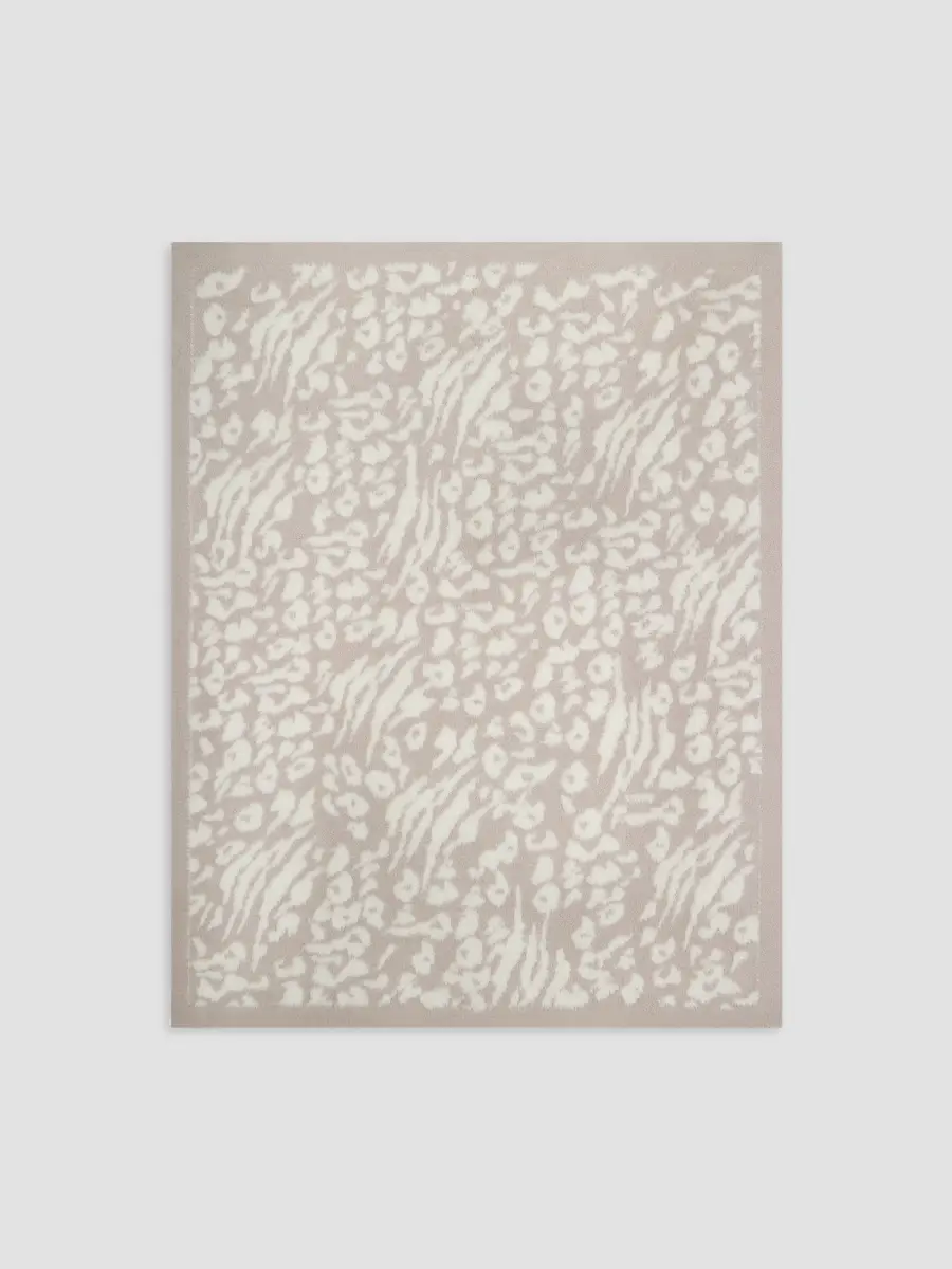 Barefoot Dreams CozyChic Lush Knit Leopard-Print Throw | Thumbnail 2 Barefoot Dreams CozyChic Lush Knit Leopard-Print Throw | Thumbnail 2