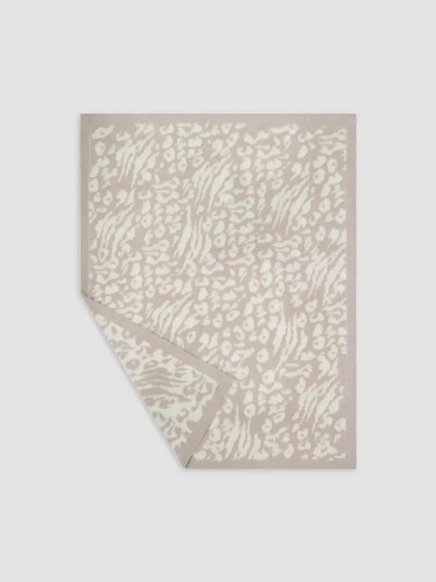 Barefoot Dreams CozyChic Lush Knit Leopard-Print Throw | Thumbnail 3 Barefoot Dreams CozyChic Lush Knit Leopard-Print Throw | Thumbnail 3