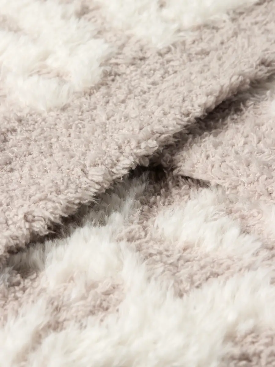 Barefoot Dreams CozyChic Lush Knit Leopard-Print Throw | Thumbnail 4 Barefoot Dreams CozyChic Lush Knit Leopard-Print Throw | Thumbnail 4