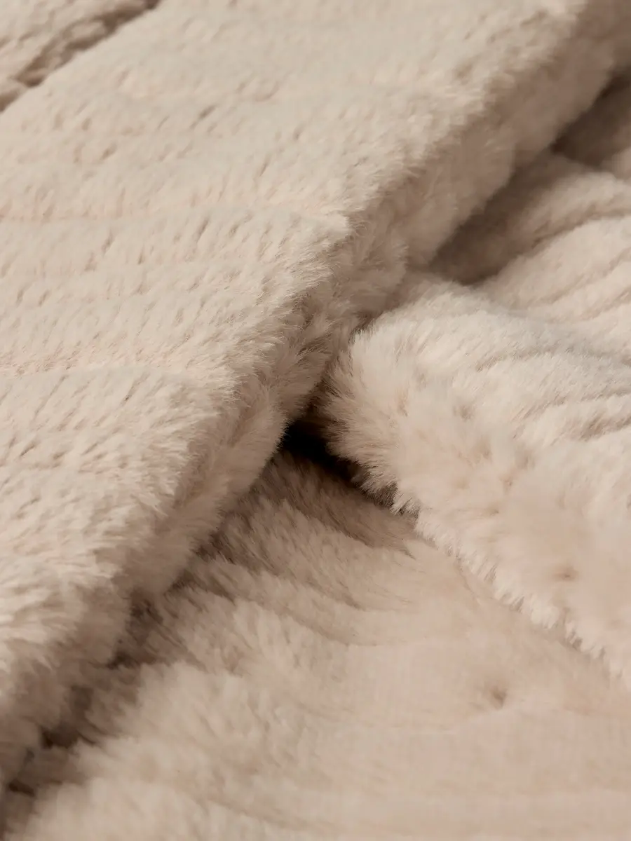 Barefoot Dreams 2-Piece Faux Fur Blanket & Bag Set - Sandstone | Thumbnail 5 Barefoot Dreams 2-Piece Faux Fur Blanket & Bag Set - Sandstone | Thumbnail 5