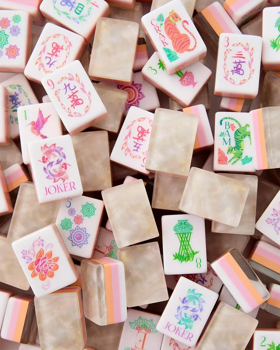 Oh My Mahjong Pearlescent Mahjong Tile Set | Thumbnail 5 Oh My Mahjong Pearlescent Mahjong Tile Set | Thumbnail 5