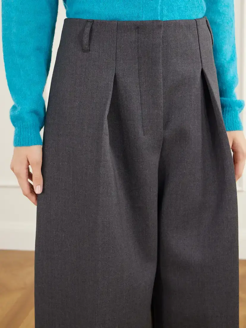 Jacquemus Le Pantalon Ovalo Pleated Stretch-crepe Barrel-leg Pants | Thumbnail 5 Jacquemus Le Pantalon Ovalo Pleated Stretch-crepe Barrel-leg Pants | Thumbnail 5