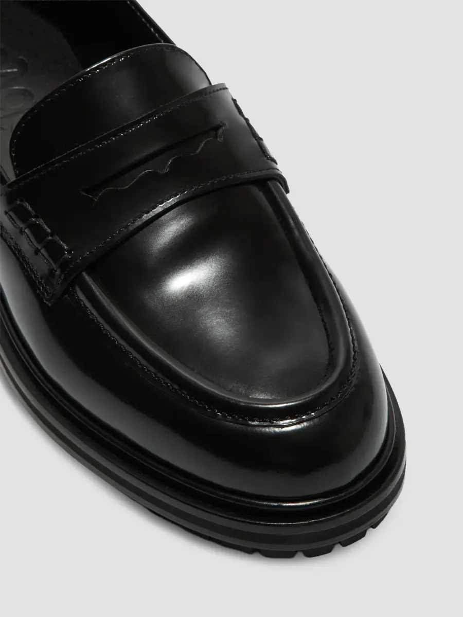 aeyde Women's Leon Polido Leather Loafers | Thumbnail 4 aeyde Women's Leon Polido Leather Loafers | Thumbnail 4