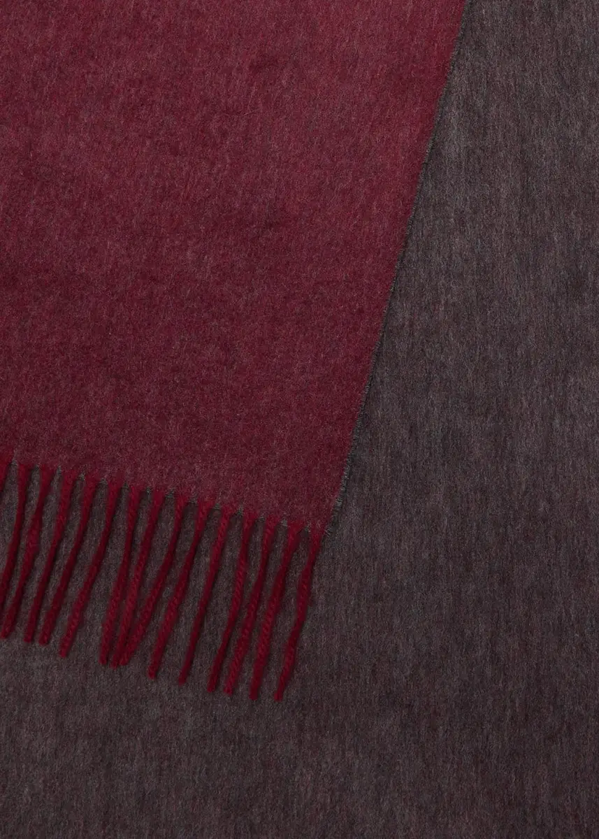 Begg x Co Men's Cashmere Arran Reversible Scarf | Thumbnail 4 Begg x Co Men's Cashmere Arran Reversible Scarf | Thumbnail 4