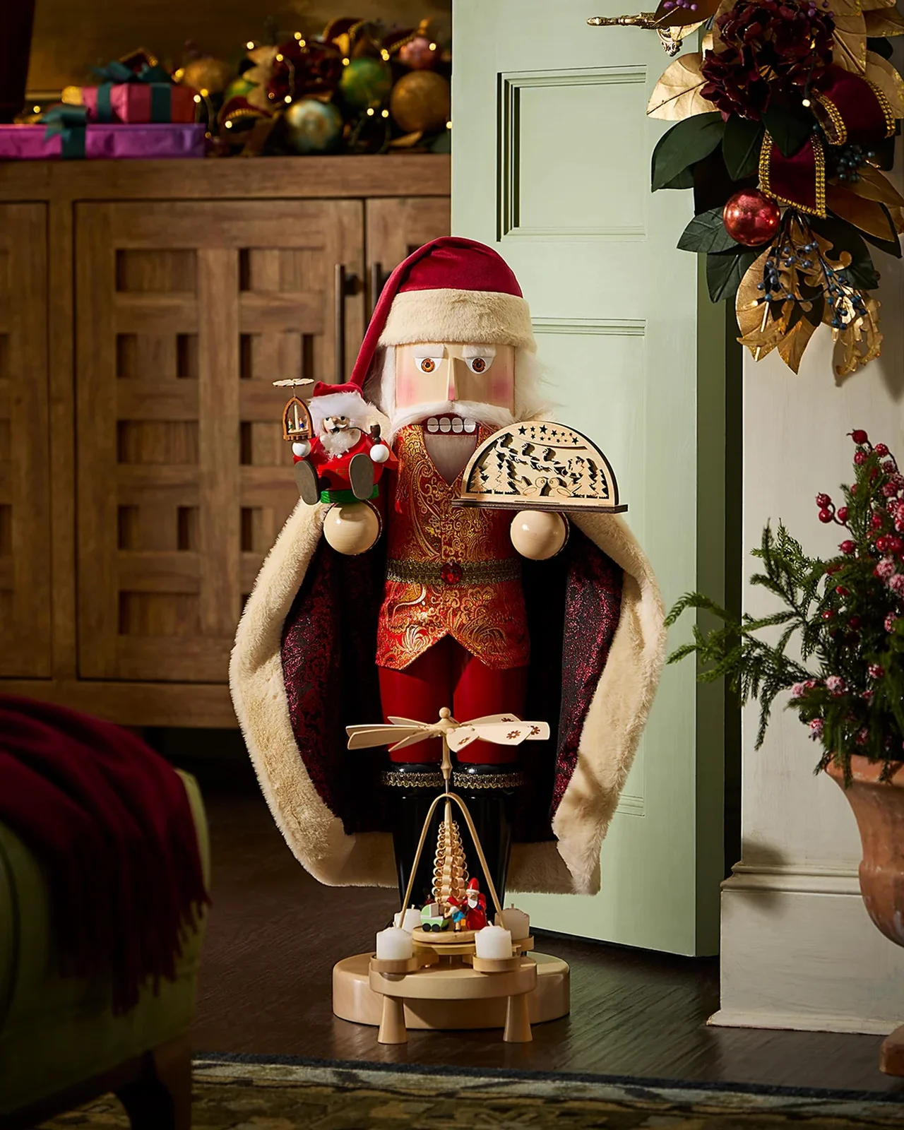 Steinbach x Richard Glasser Limited Edition Giant Santa Comes Around Part 1 Christmas Nutcracker