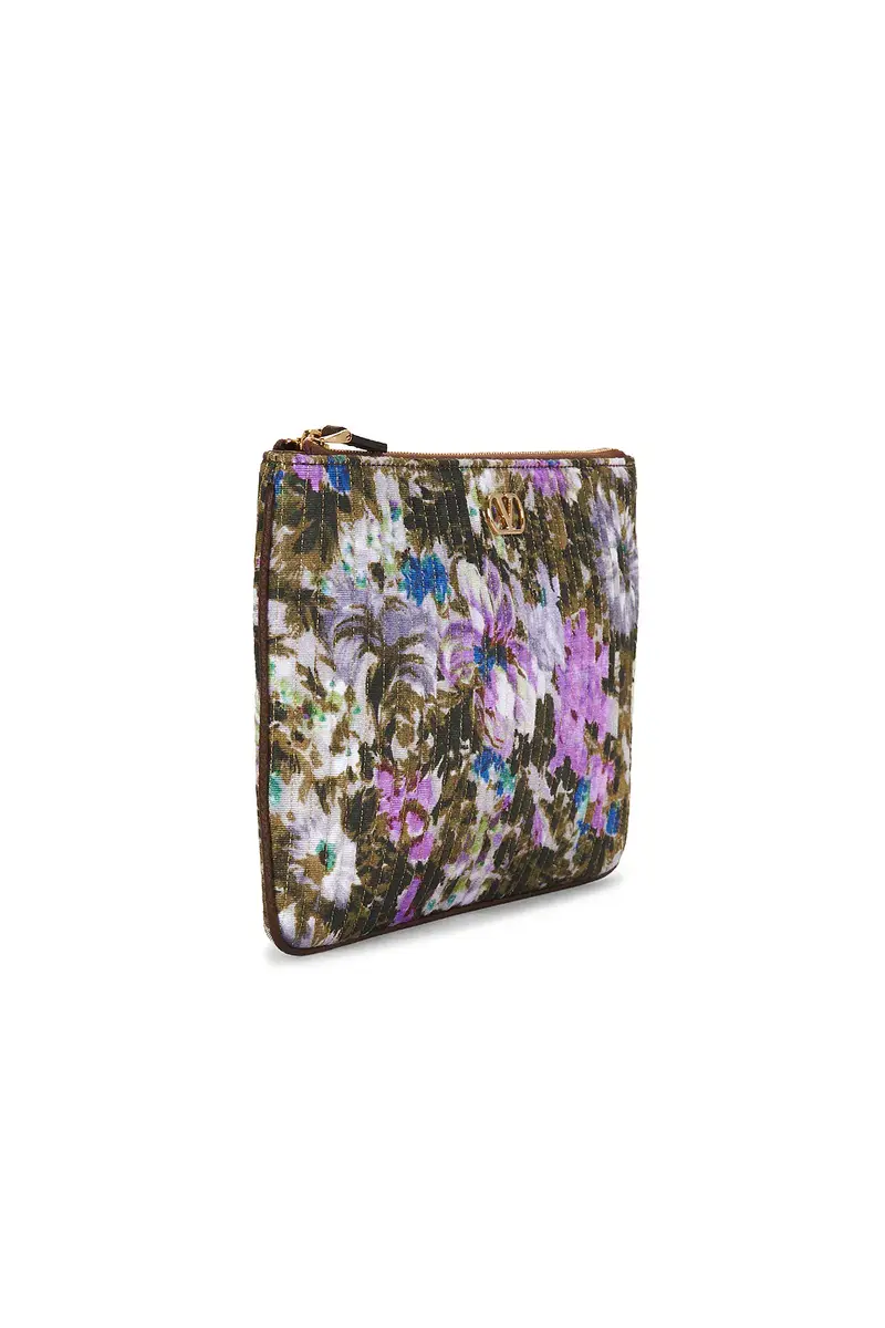 Valentino Garavani Vlogo Medium Flat Pouch | Thumbnail 3 Valentino Garavani Vlogo Medium Flat Pouch | Thumbnail 3
