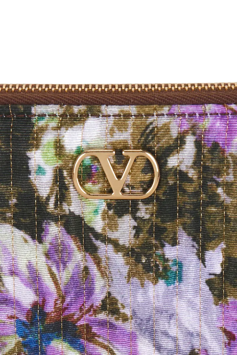 Valentino Garavani Vlogo Medium Flat Pouch | Thumbnail 6 Valentino Garavani Vlogo Medium Flat Pouch | Thumbnail 6