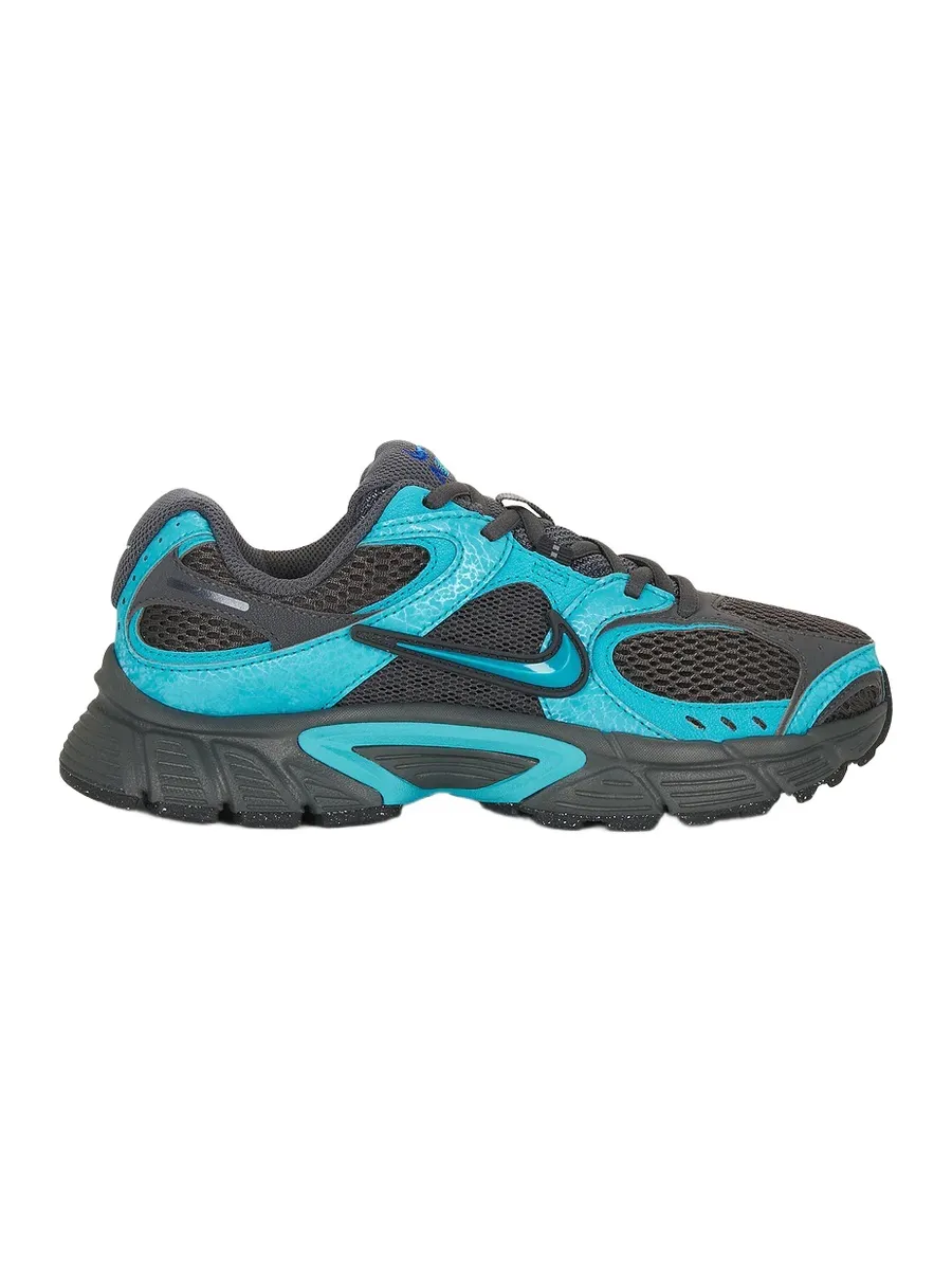 Nike V5 Rnr Sneaker
